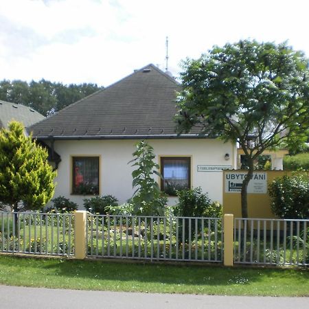 Privat Buk 100 Apartment Jindrichuv Hradec Exterior photo