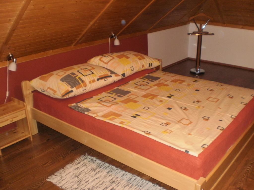 Privat Buk 100 Apartment Jindrichuv Hradec Exterior photo