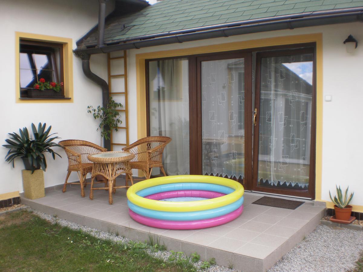 Privat Buk 100 Apartment Jindrichuv Hradec Exterior photo